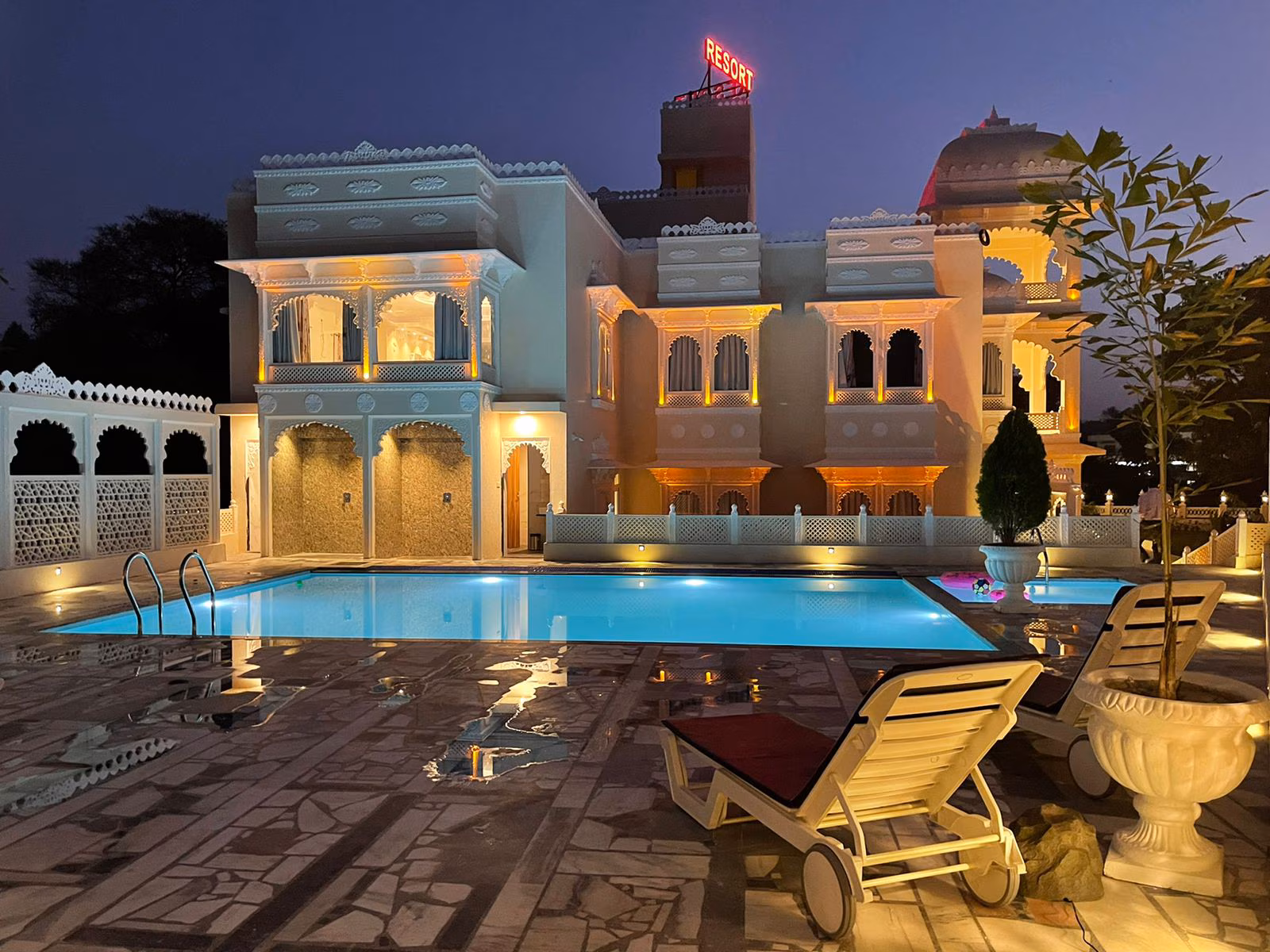 Advertisement for booking an adventure at Kumbha Mahal Resort.
